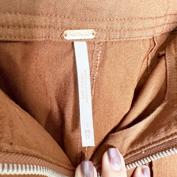 Free People Womens Pants Bootcut Leg Pleated Zipper Front Slash Pockets Brown XS - Picture 7 of 9